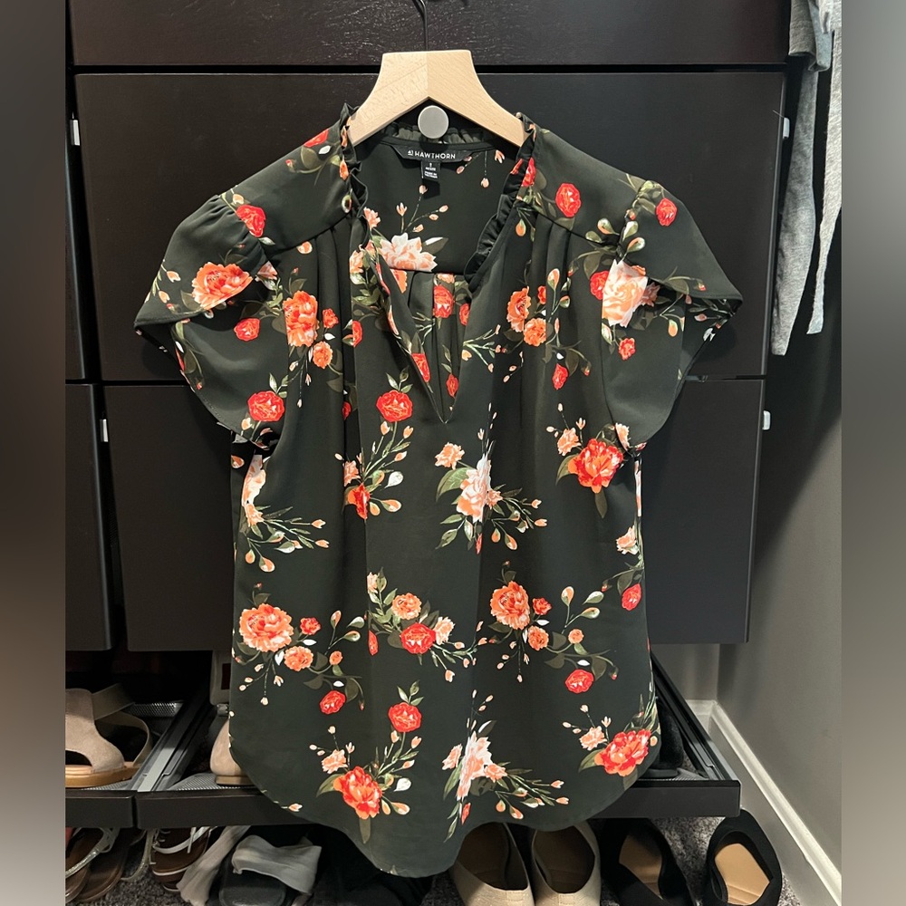 41 Hawthorn Tiffiny Tulip Sleeve Blouse in Dark Green - Small Petite